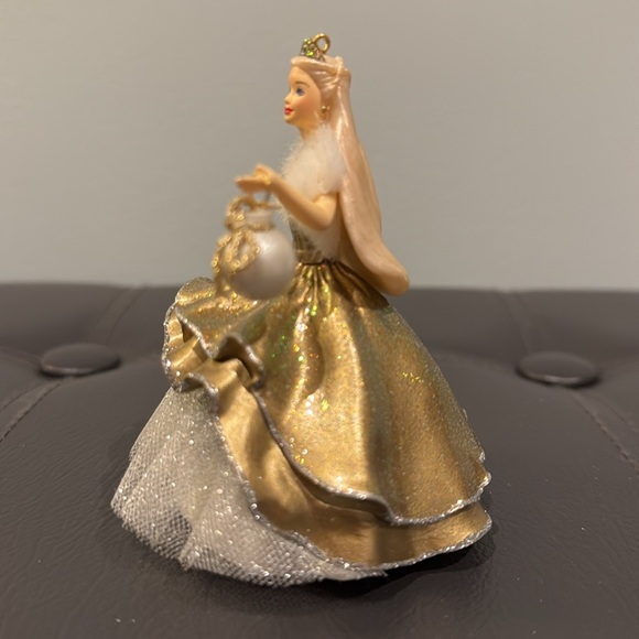 * Vintage * Hallmark | Barbie Keepsake Collector Series Ornament-2000 - Picture 3 of 10
